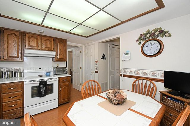 633 KESTON DR, Fairless Hills, PA 19030
