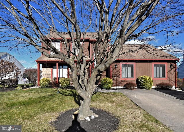 633 KESTON DR, Fairless Hills, PA 19030