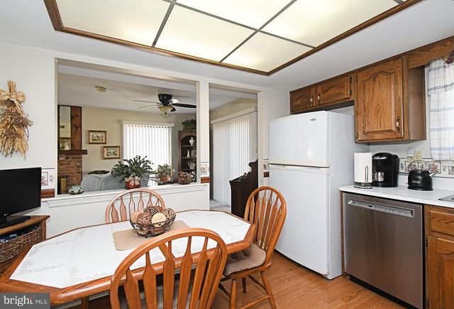 633 KESTON DR, Fairless Hills, PA 19030