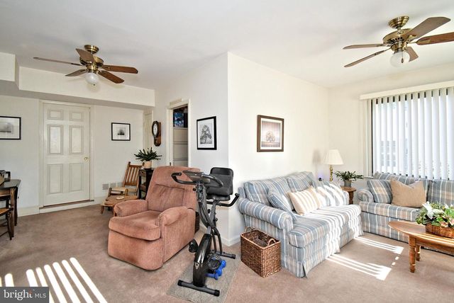 633 KESTON DR, Fairless Hills, PA 19030