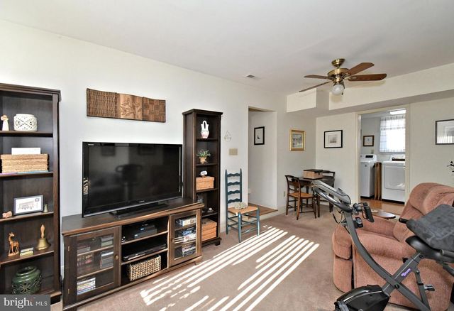 633 KESTON DR, Fairless Hills, PA 19030