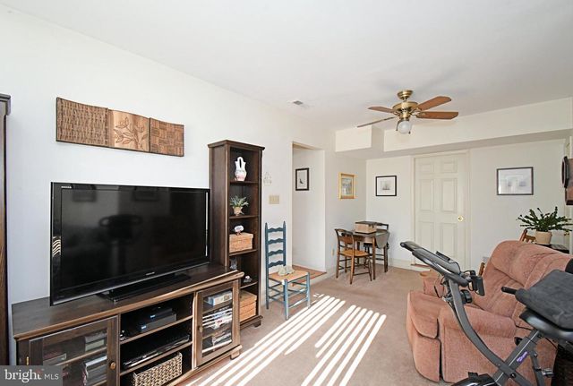 633 KESTON DR, Fairless Hills, PA 19030