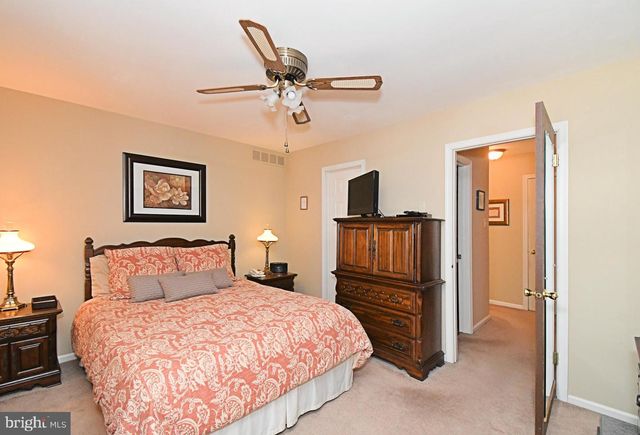 633 KESTON DR, Fairless Hills, PA 19030