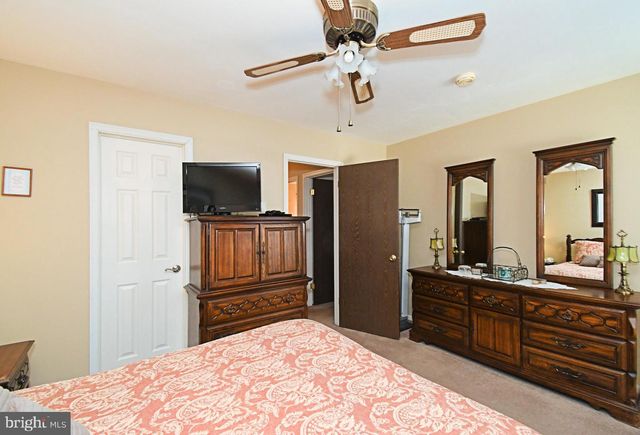 633 KESTON DR, Fairless Hills, PA 19030