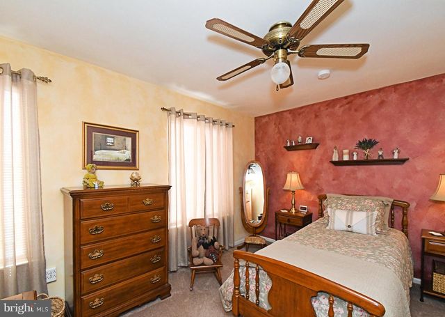 633 KESTON DR, Fairless Hills, PA 19030