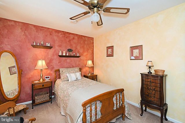 633 KESTON DR, Fairless Hills, PA 19030