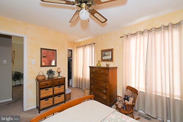 633 KESTON DR, Fairless Hills, PA 19030