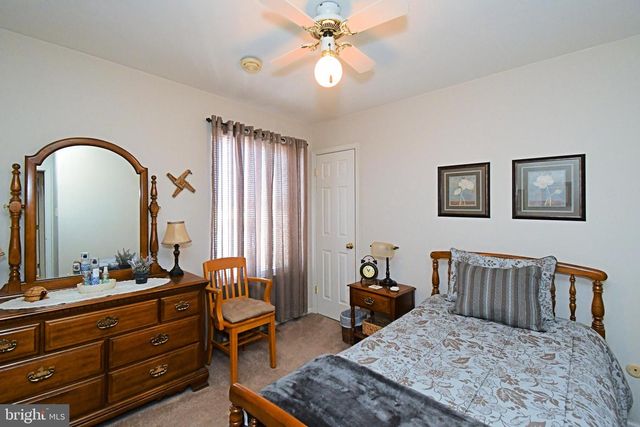 633 KESTON DR, Fairless Hills, PA 19030