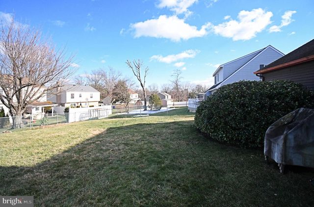 633 KESTON DR, Fairless Hills, PA 19030
