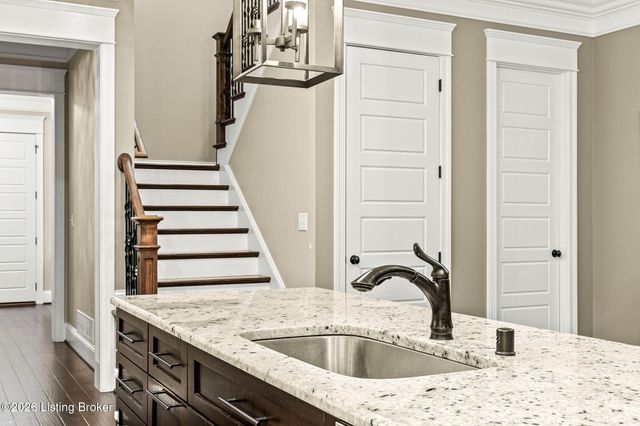 10803 Jimson St, Prospect, KY 40059