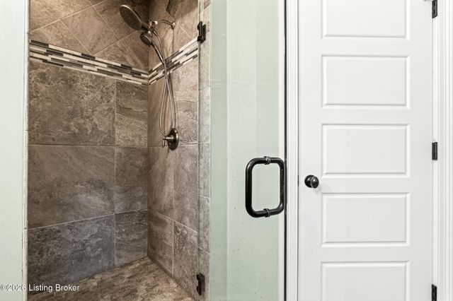 10803 Jimson St, Prospect, KY 40059