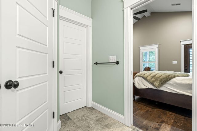 10803 Jimson St, Prospect, KY 40059