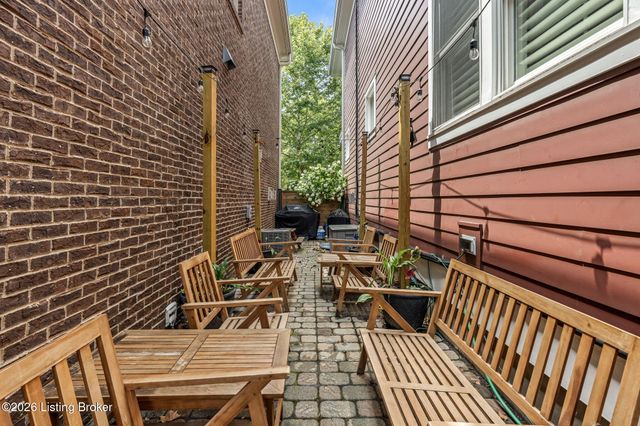 10803 Jimson St, Prospect, KY 40059