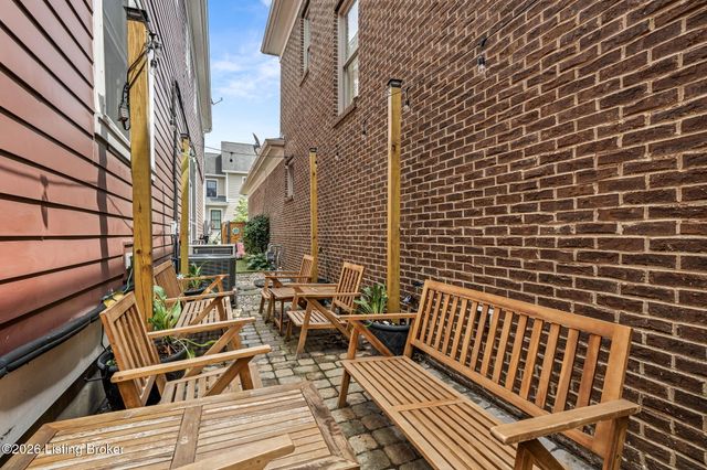 10803 Jimson St, Prospect, KY 40059