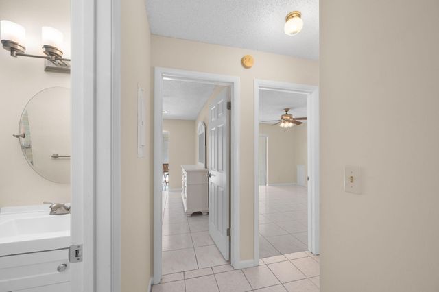 911 Savannas Point Drive Apt B, Fort Pierce, FL 34982