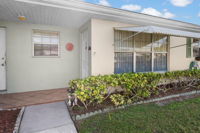 911 Savannas Point Drive Apt B, Fort Pierce, FL 34982