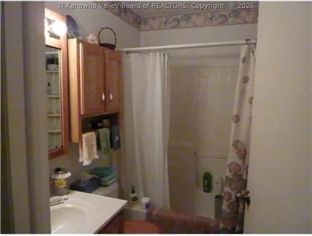 5 Lake Chadesa Drive, Hurricane, WV 25526