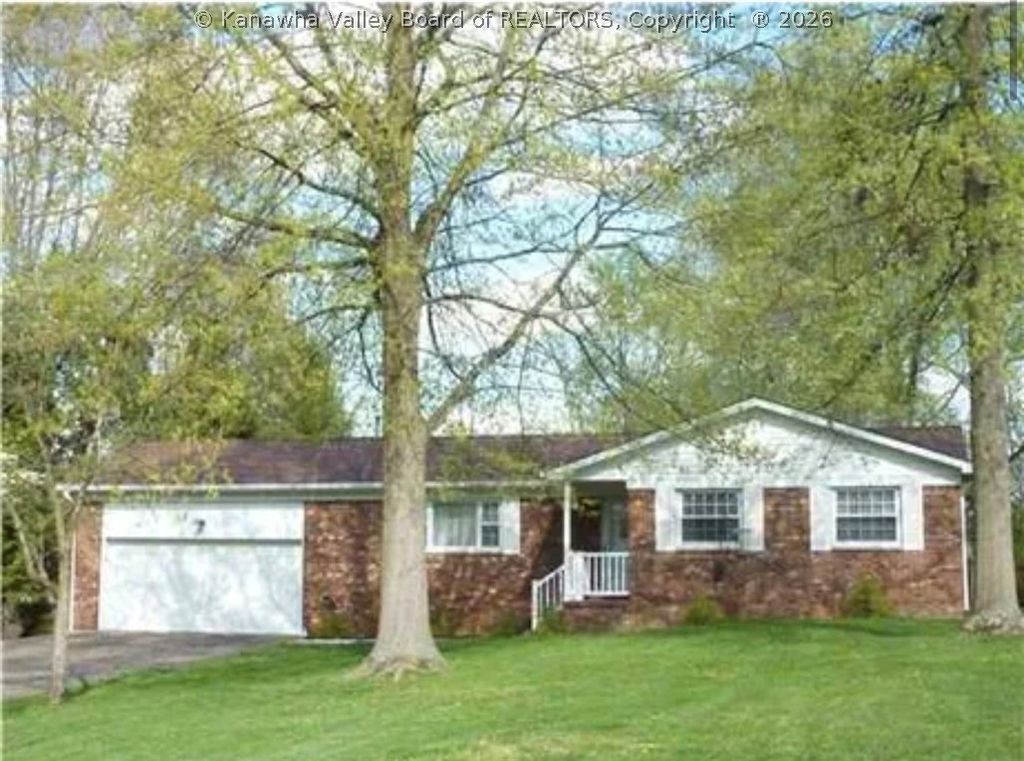 5 Lake Chadesa Drive, Hurricane, WV 25526