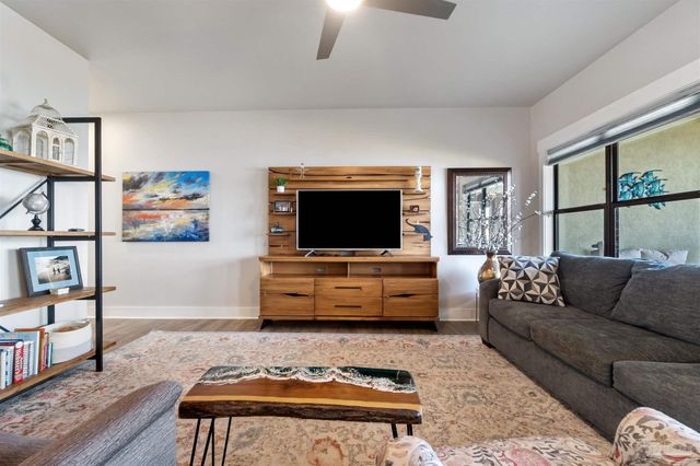 70 Baybridge Dr, Gulf Breeze, FL 32561