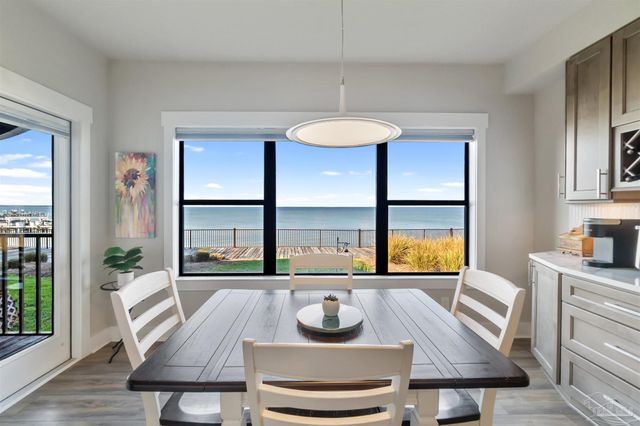 70 Baybridge Dr, Gulf Breeze, FL 32561