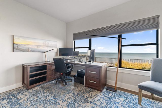 70 Baybridge Dr, Gulf Breeze, FL 32561