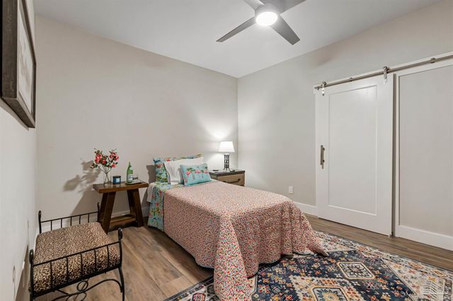 70 Baybridge Dr, Gulf Breeze, FL 32561