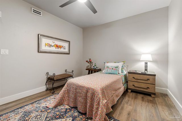 70 Baybridge Dr, Gulf Breeze, FL 32561