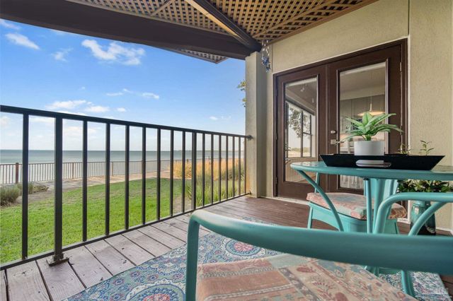 70 Baybridge Dr, Gulf Breeze, FL 32561