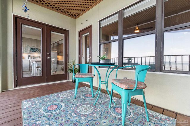 70 Baybridge Dr, Gulf Breeze, FL 32561