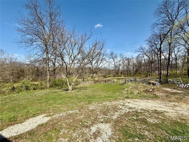 17525 N Service Road, Wright City, MO 63390