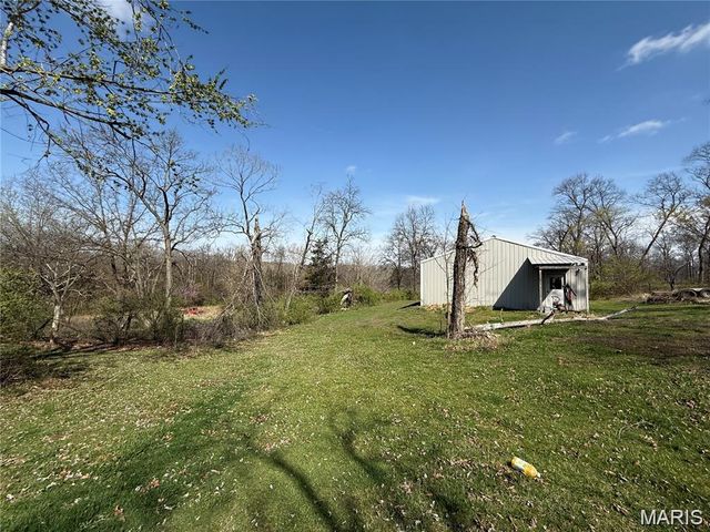 17525 N Service Road, Wright City, MO 63390