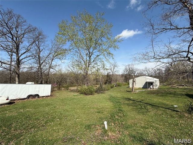 17525 N Service Road, Wright City, MO 63390
