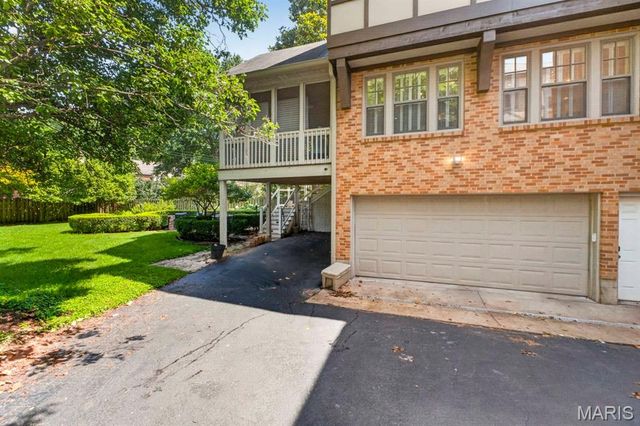 58 Broadview Drive, Clayton, MO 63105