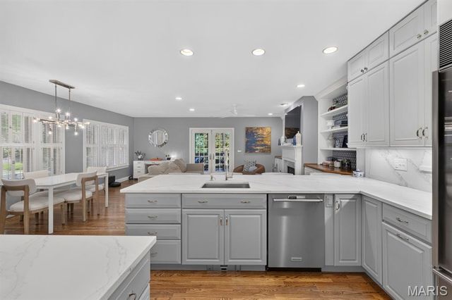 58 Broadview Drive, Clayton, MO 63105