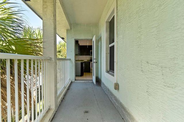 105 2nd Street 3, Lake Park, FL 33403