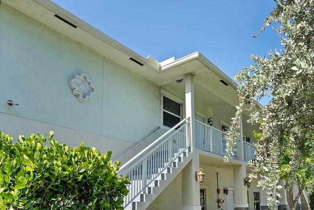105 2nd Street 3, Lake Park, FL 33403