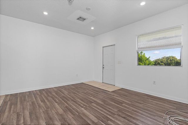105 2nd Street 3, Lake Park, FL 33403