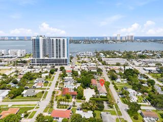 105 2nd Street 3, Lake Park, FL 33403