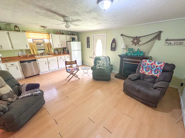 50 Apache Dr, Springville, TN 38256