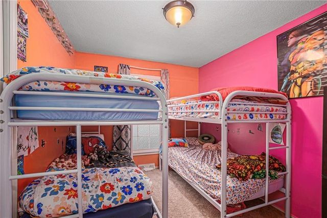 921 NE Locust Drive, Blue Springs, MO 64014