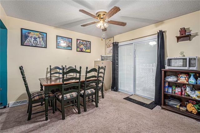 921 NE Locust Drive, Blue Springs, MO 64014