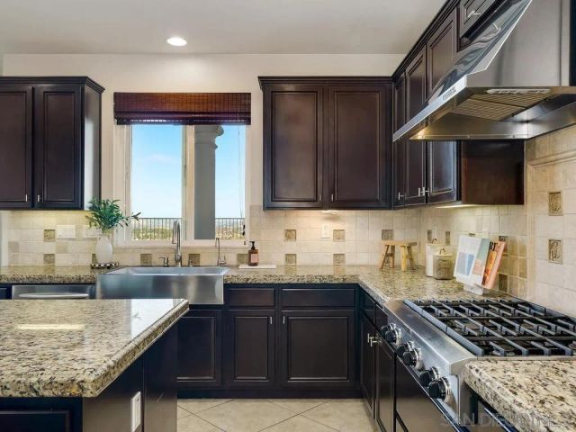 7565 Chicago, La Mesa, CA 91941