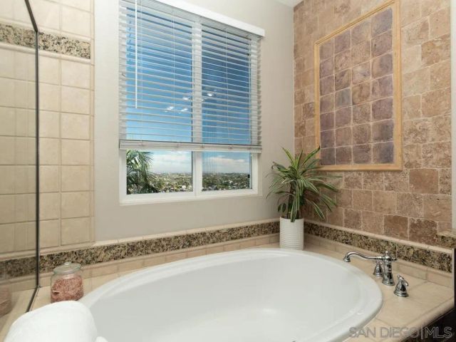 7565 Chicago, La Mesa, CA 91941