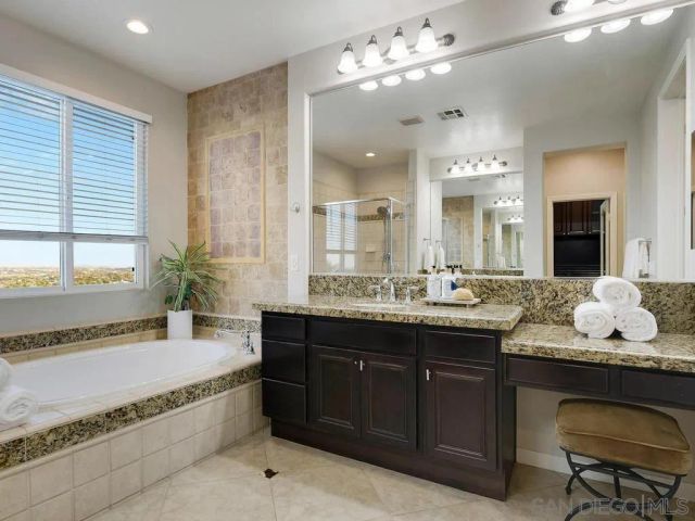 7565 Chicago, La Mesa, CA 91941