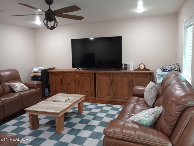 1260 Powell, Tazewell, TN 37879