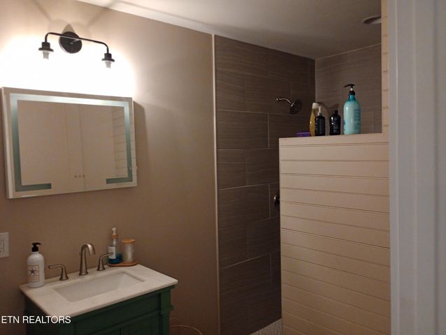 1260 Powell, Tazewell, TN 37879