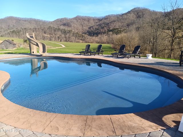 1260 Powell, Tazewell, TN 37879