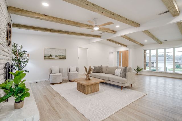 3720 Glenmont Drive, Fort Worth, TX 76133