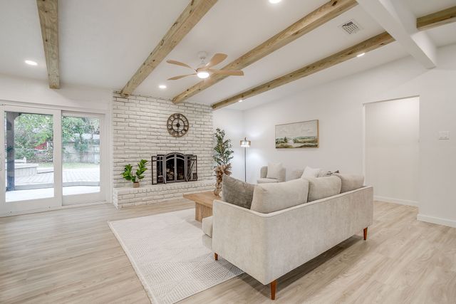 3720 Glenmont Drive, Fort Worth, TX 76133