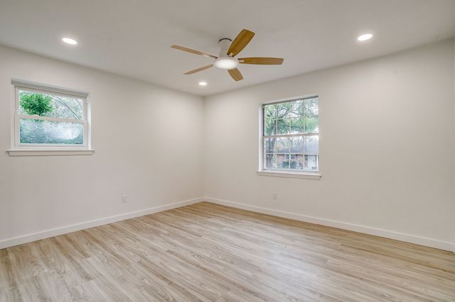 3720 Glenmont Drive, Fort Worth, TX 76133